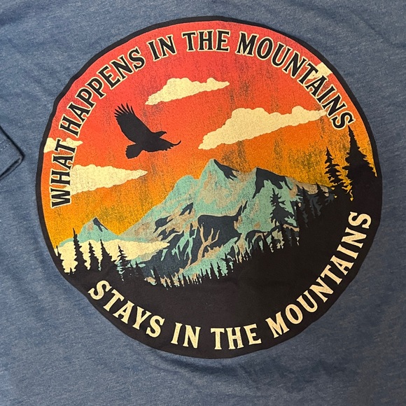 Sonoma What happens in the mountains blue T shirt. Size S - Picture 3 of 4